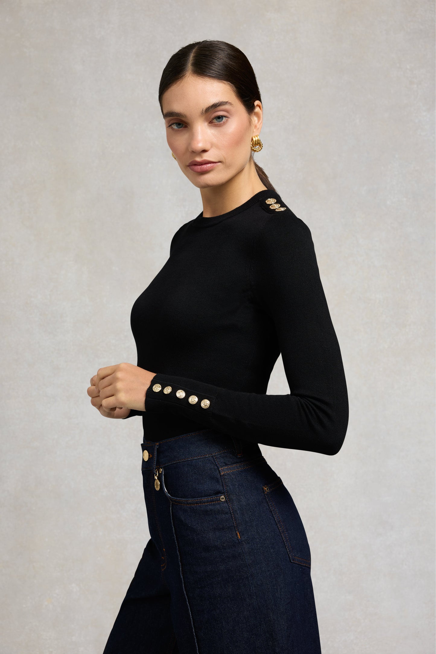 Buttoned Knit Crew Neck (Black)