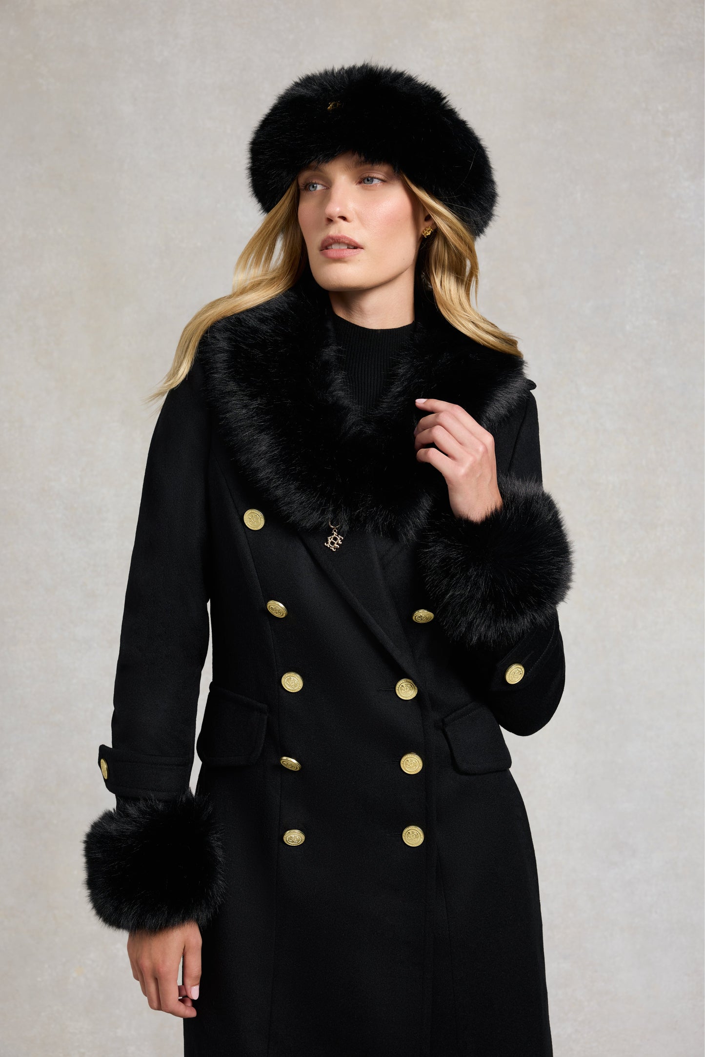 Faux Fur Shawl (Black)