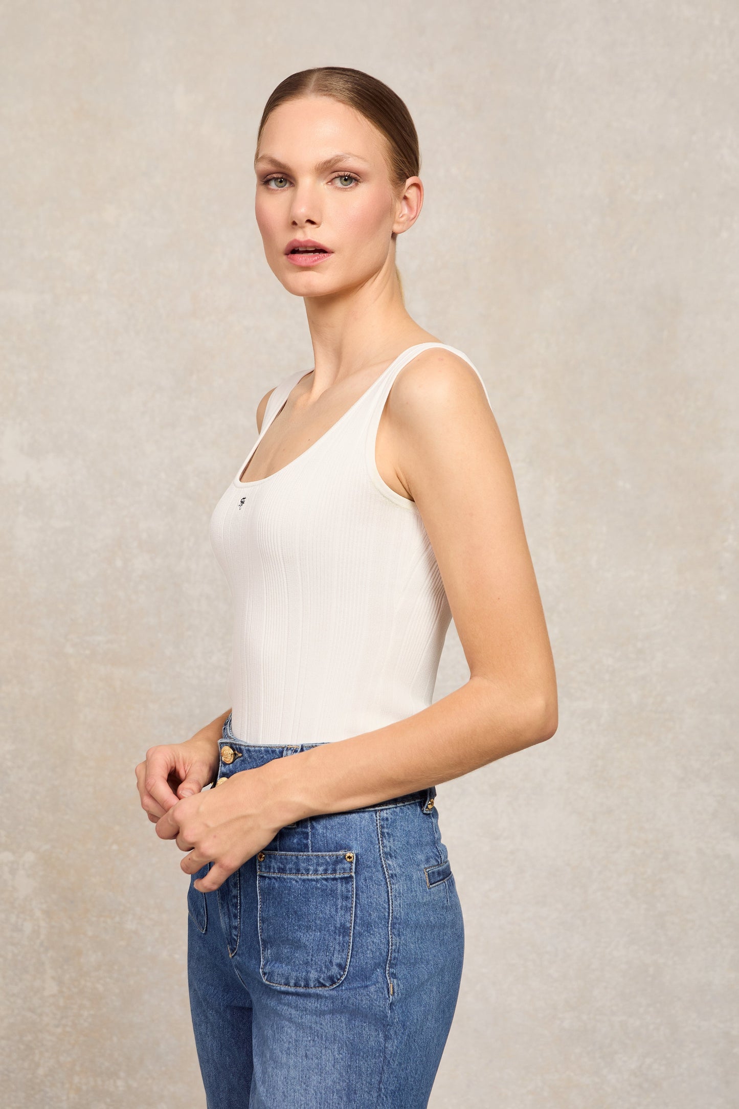 Ruby Knitted Vest (White)