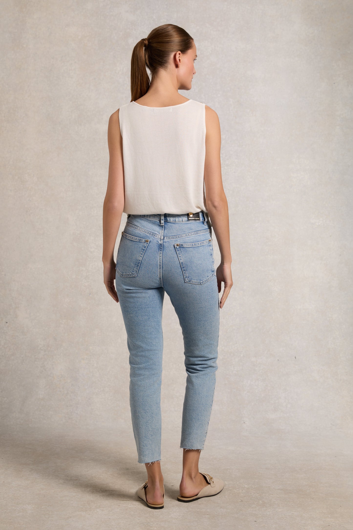 Boat Neck Vest (Oyster)