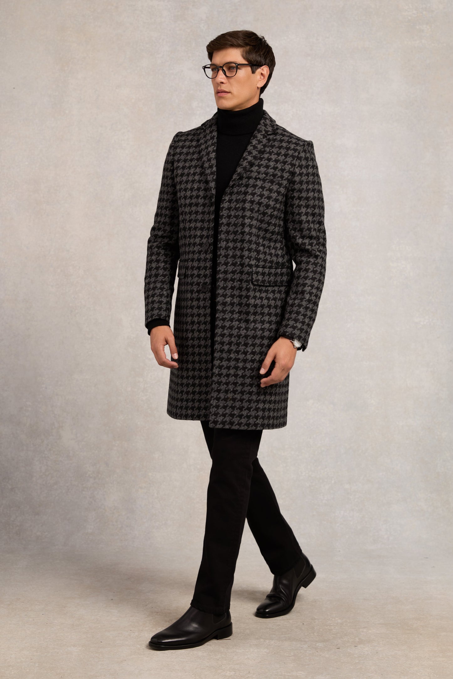 The Cheltenham Coat (Large Scale Charcoal Houndstooth)
