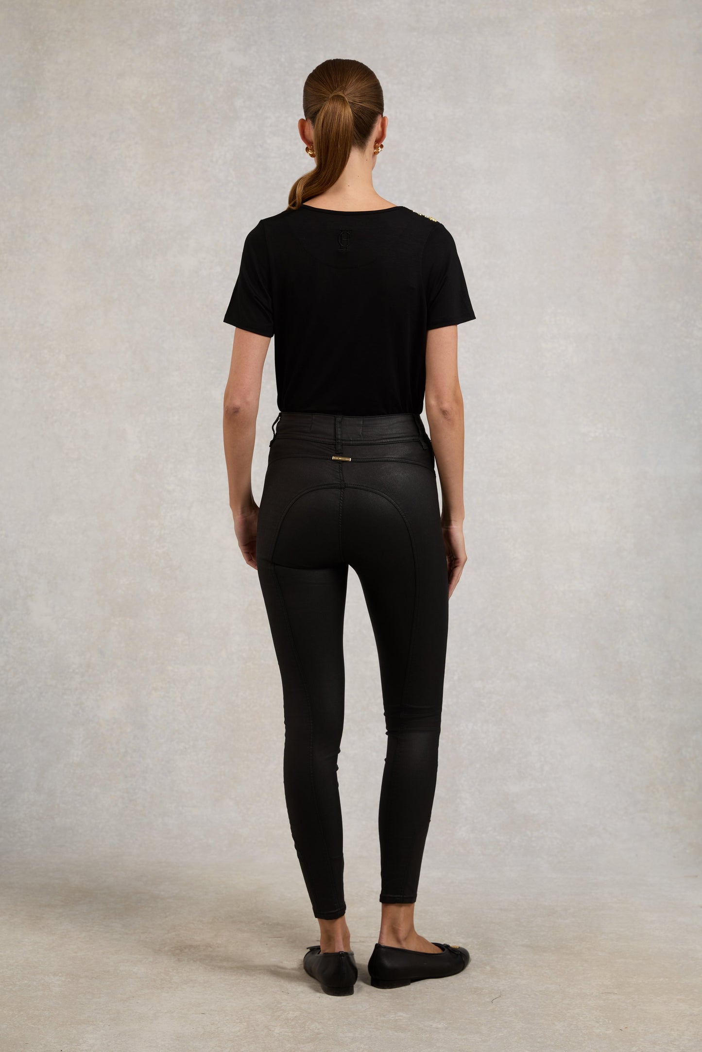 Relax Fit V-Neck Tee (Black)