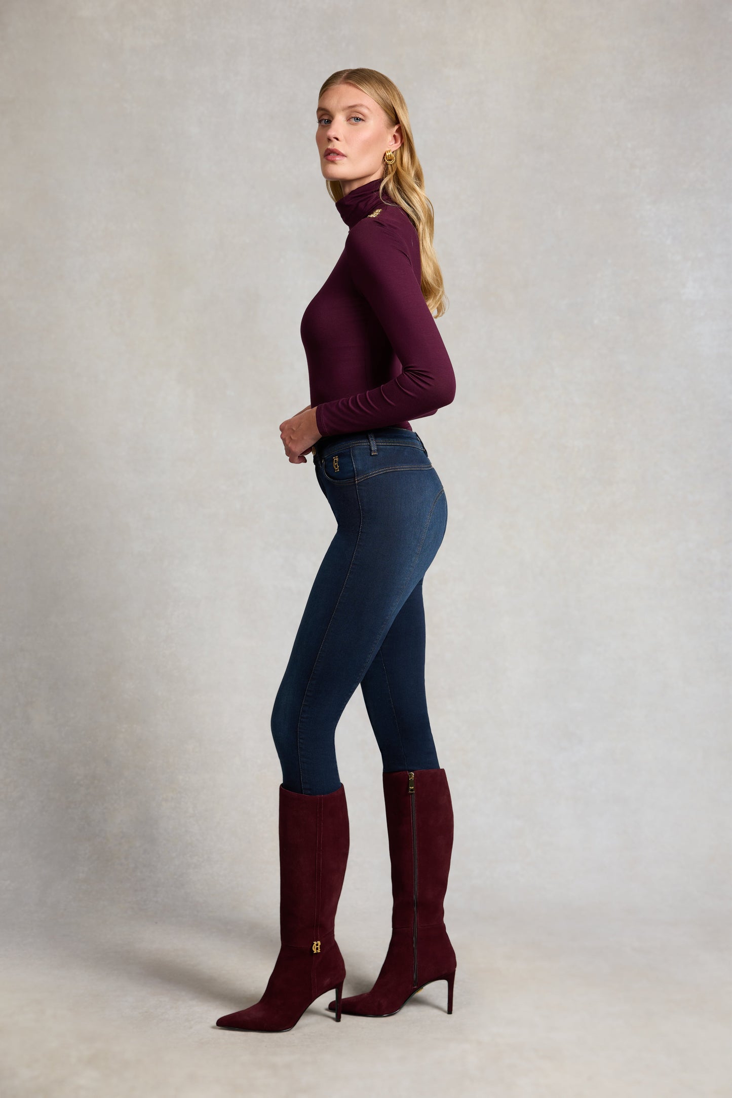 Essential Roll Neck (Burgundy)