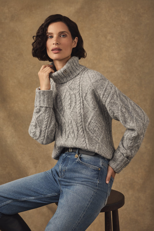 Noveli Roll Neck Knit (Light Grey)
