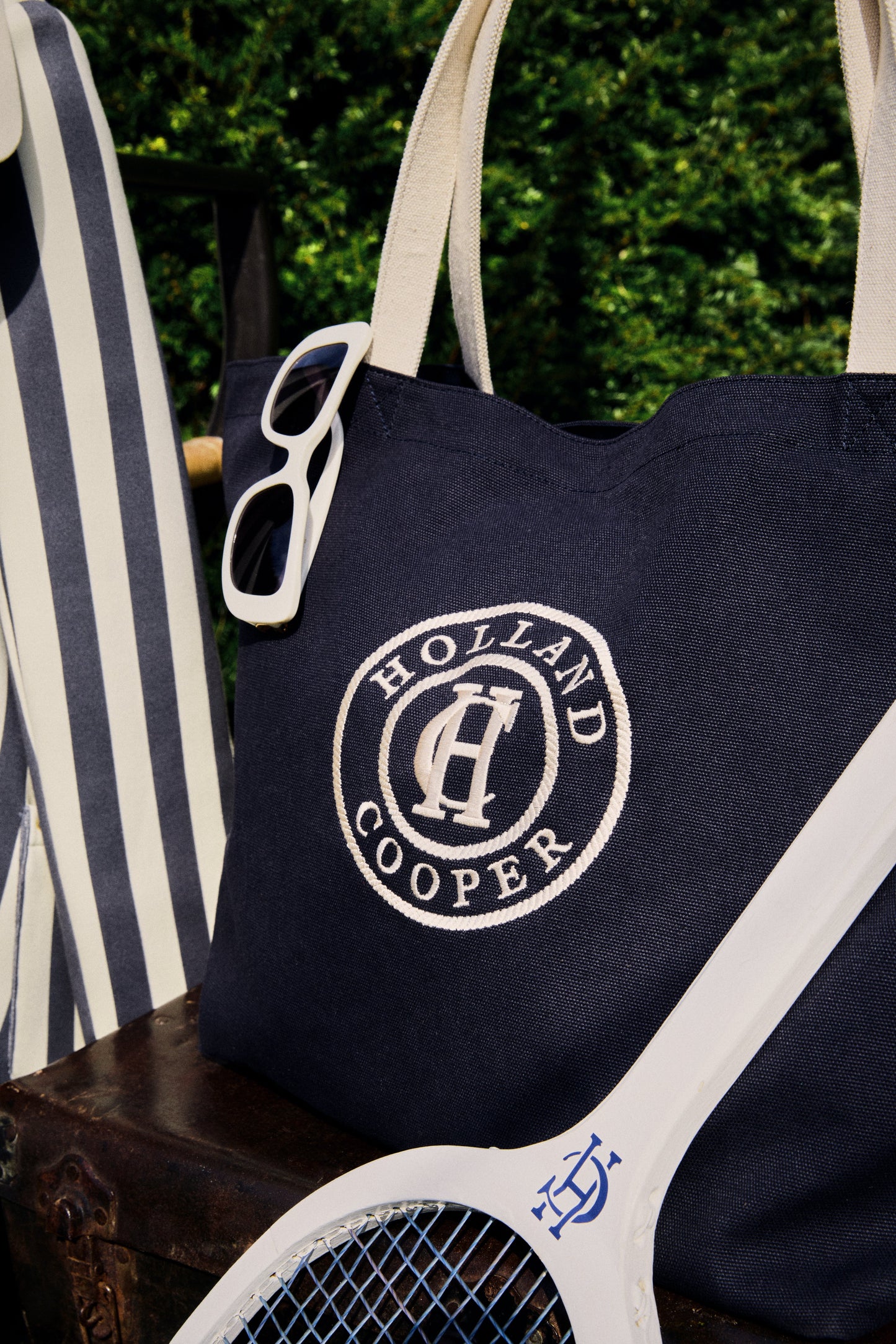 Classic Shopper (Navy Ecru)